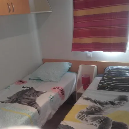 Mobil-home Dans Lotissement Tres Tranquille *