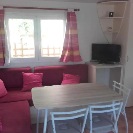 Bed and Breakfast Mobil-home Dans Lotissement Tres Tranquille