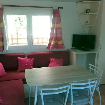 Mobil-home Dans Lotissement Tres Tranquille Bed & Breakfast 3*