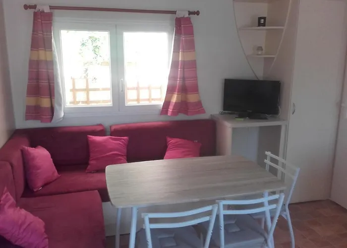 לינה וארוחת בוקר Mobil-home Dans Lotissement Tres Tranquille